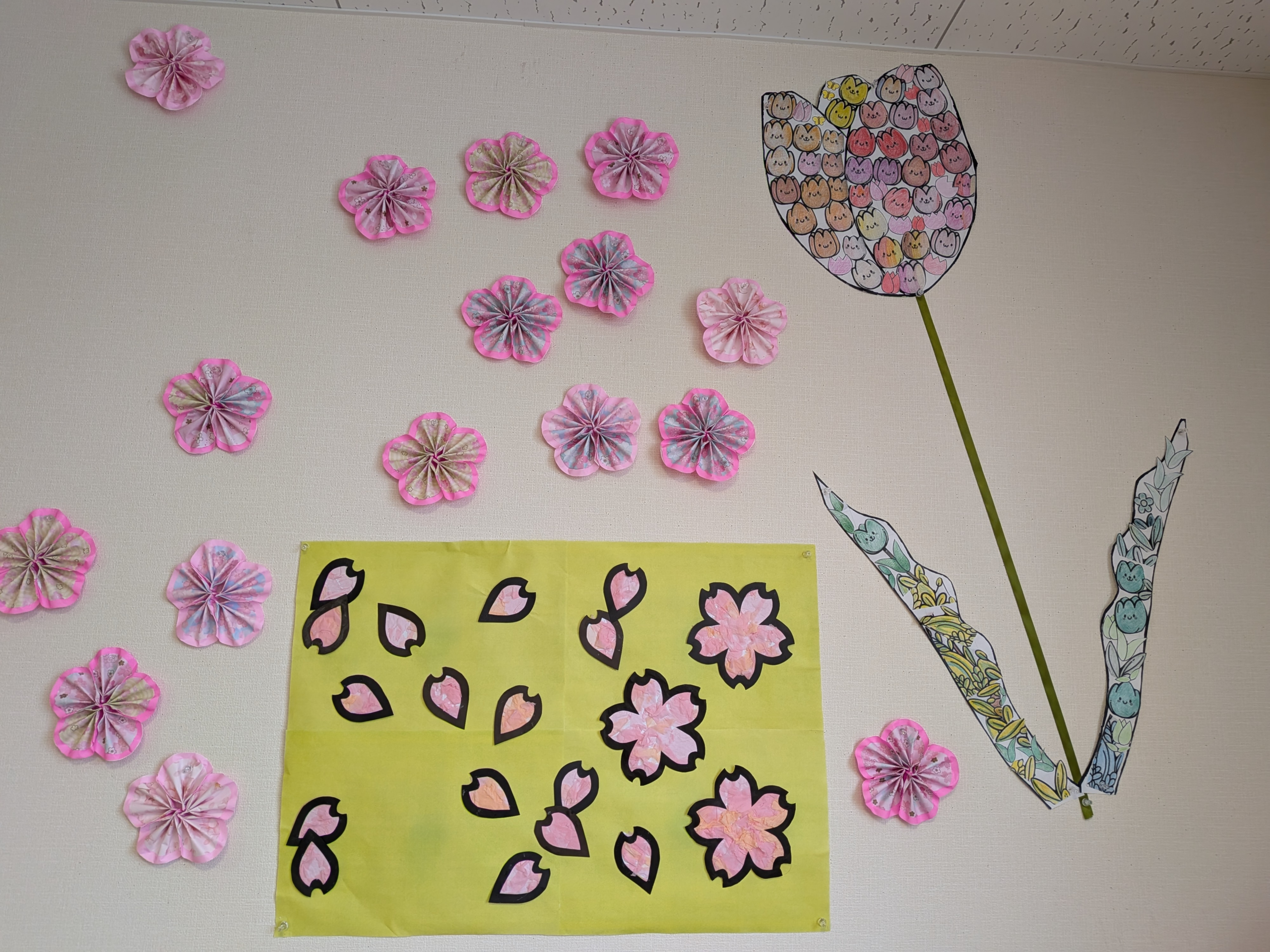 🌷4月の壁面完成🌷